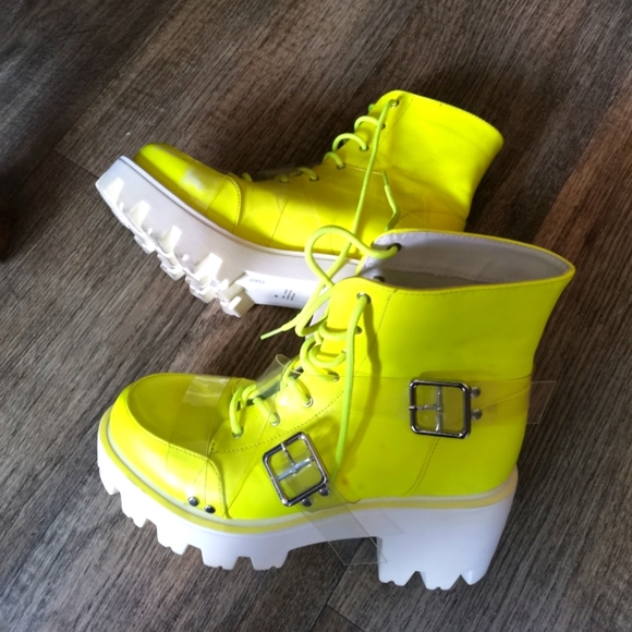 Cape Robbin Womens Neon Green  Size 8 - Picture 1 of 6